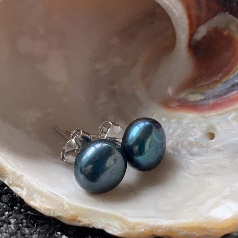 Freshwater Black Pearl Stud Earrings